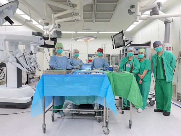 【世界肝臟日】高醫岡山醫學中心級肝癌微創手術全面到位 在地就醫 高齡肝癌患者安心治療1