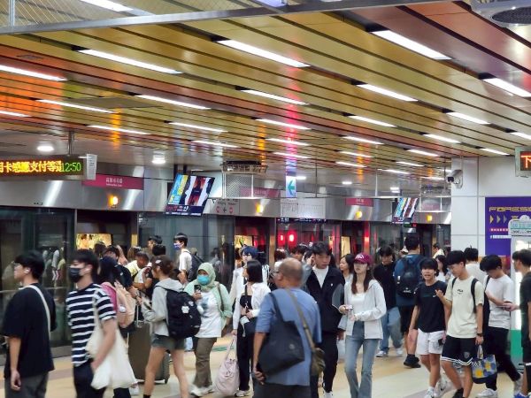 高捷運量創新高 115年全系統第一季日均突破24萬人次，輕軌助攻創紀錄1