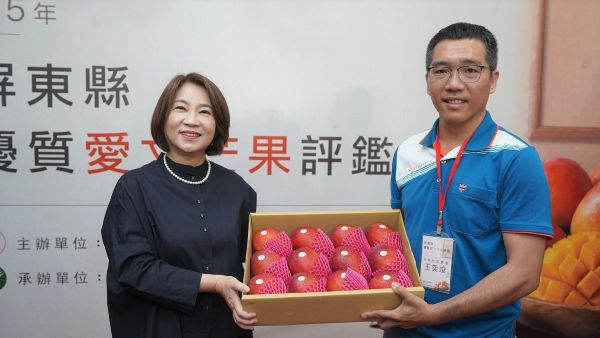 屏東盛夏飄果香 枋寮農友王奕竣勇奪評鑑冠軍5