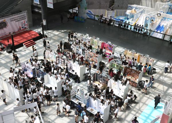 全國高級中等學校專業群科專題實作及創意競賽優良作品展1
