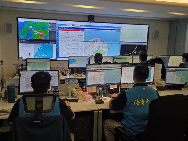 因應巴威颱風 航港局超前部署啟動近岸12浬船舶淨空 滯留船舶將依法處置1