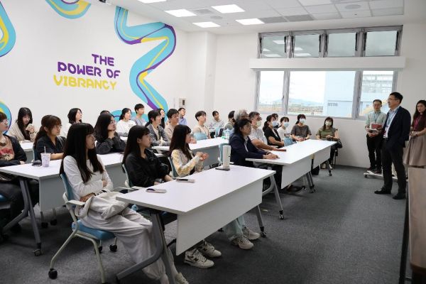 高雄大學師生走進350年企業默克 探索半導體產業與國際職場文化1
