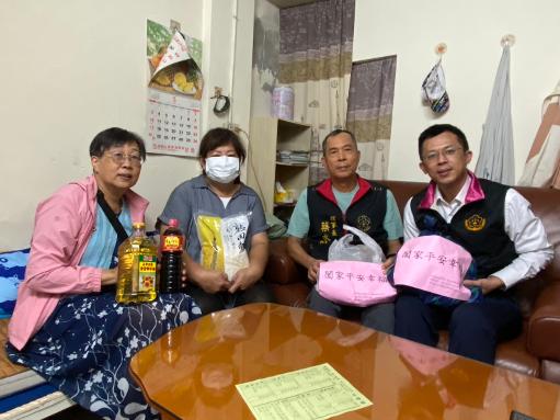 「好兄弟」吃飽了 人間的飯也熱了 屏檢榮譽觀護人化身送暖大使 贊普物資親送到宅1