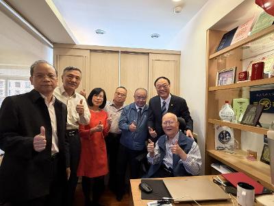 臺灣港務公司周永暉董事長重陽前夕拜訪百歲退休員工 感念前輩奉獻 傳承百年港務情